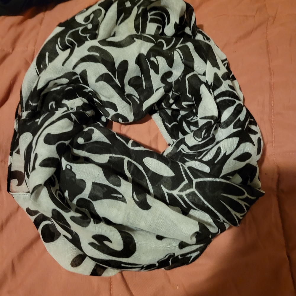 Infinity scarf black/white